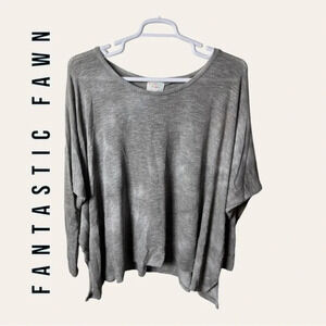 2041. FANTASTIC FAWN LONG SLEEVE TOP GRAY IN COLOR SIZE LARGE LIGHTWEIGHT KNIT